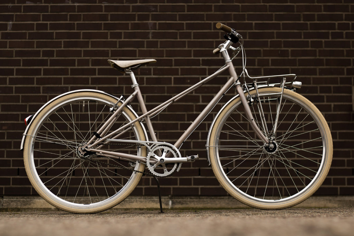 herrenfahrrad mit nabendynamo Greta Urban Mixte Rad Colour:Coyote Brown MTB Glasses Vs Goggles ENDURO TOUCH GLOVE